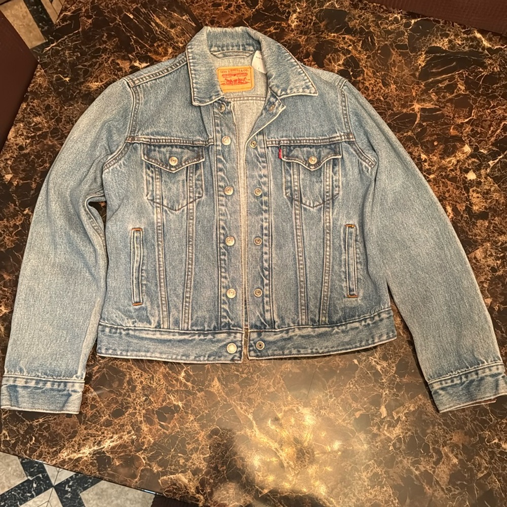 Women’s Levi Jean jacket